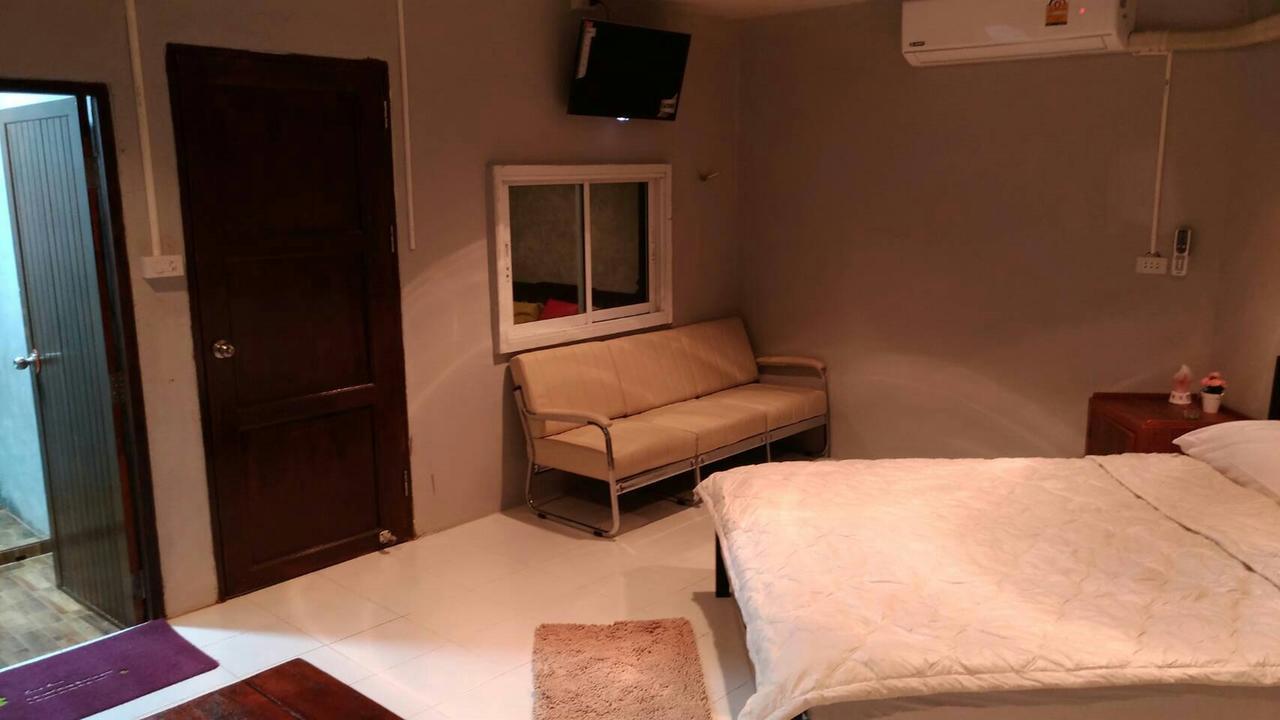 Pk Hostel Ayutthaya Eksteriør bilde