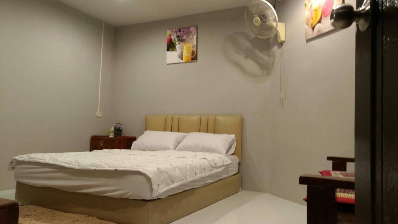 Pk Hostel Ayutthaya Eksteriør bilde