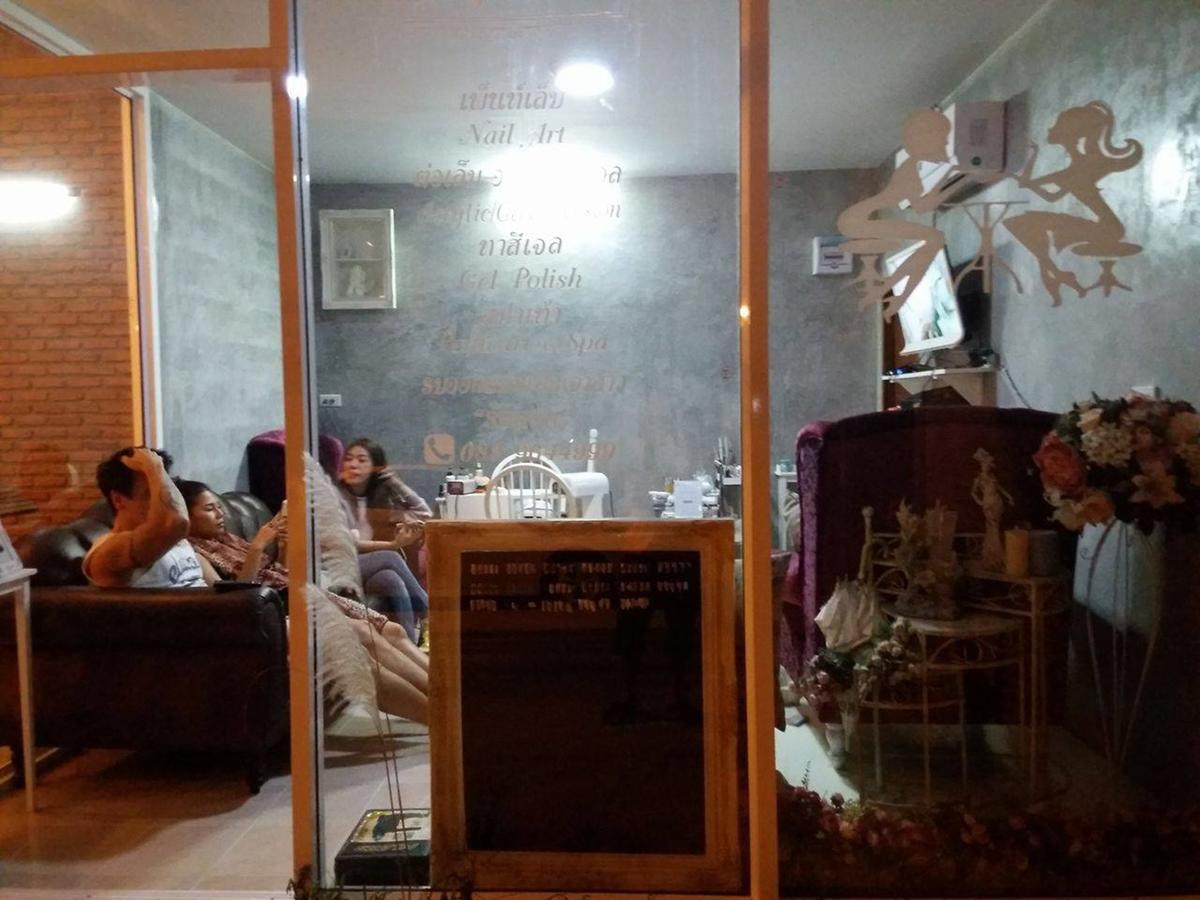 Pk Hostel Ayutthaya Eksteriør bilde