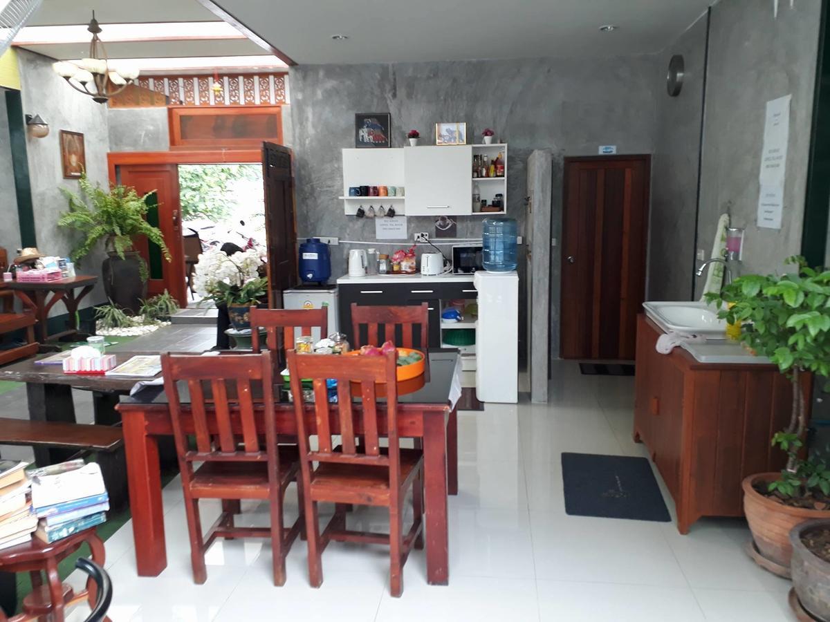 Pk Hostel Ayutthaya Eksteriør bilde